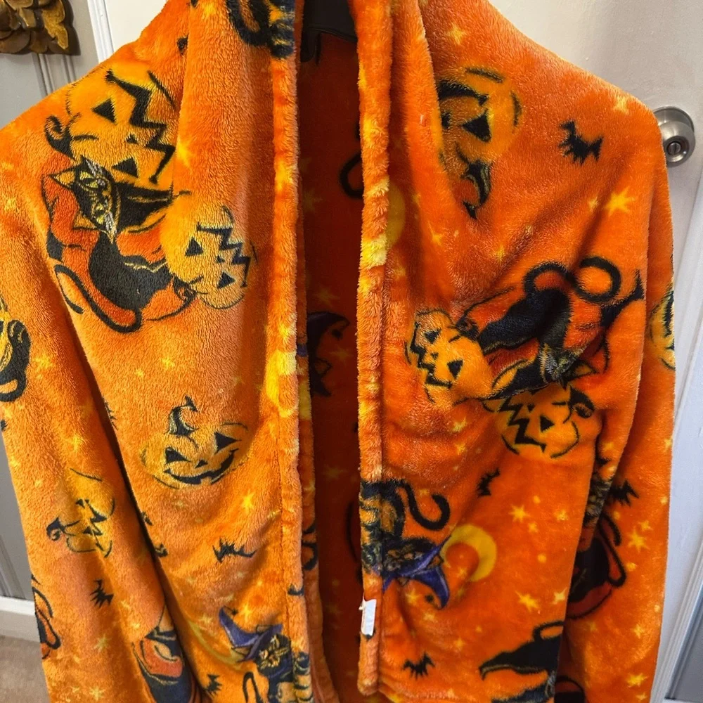 Halloween Plush Throw Blanket with Black Cats & Jack-o'-Lanterns